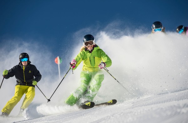 Skifahren mit modernem Leihmaterial © Flachau Tourismus